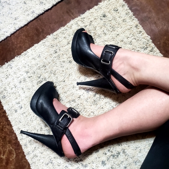 🪩 DISCO DEALS FERGI sling back, peeptoe platform pumps - Picture 2 of 6